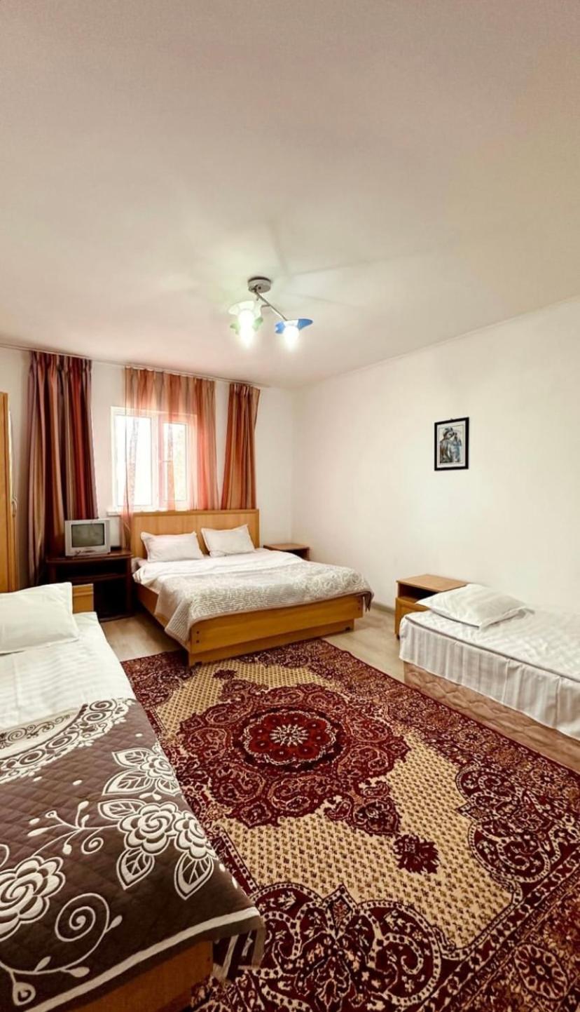Chilling House Hotel Cholpon-Ata Bagian luar foto